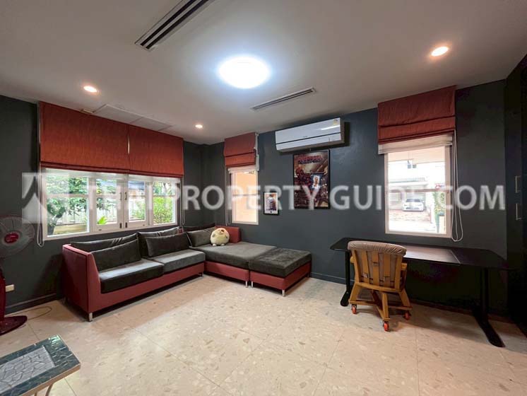 House with Shared Pool in Sukhumvit 